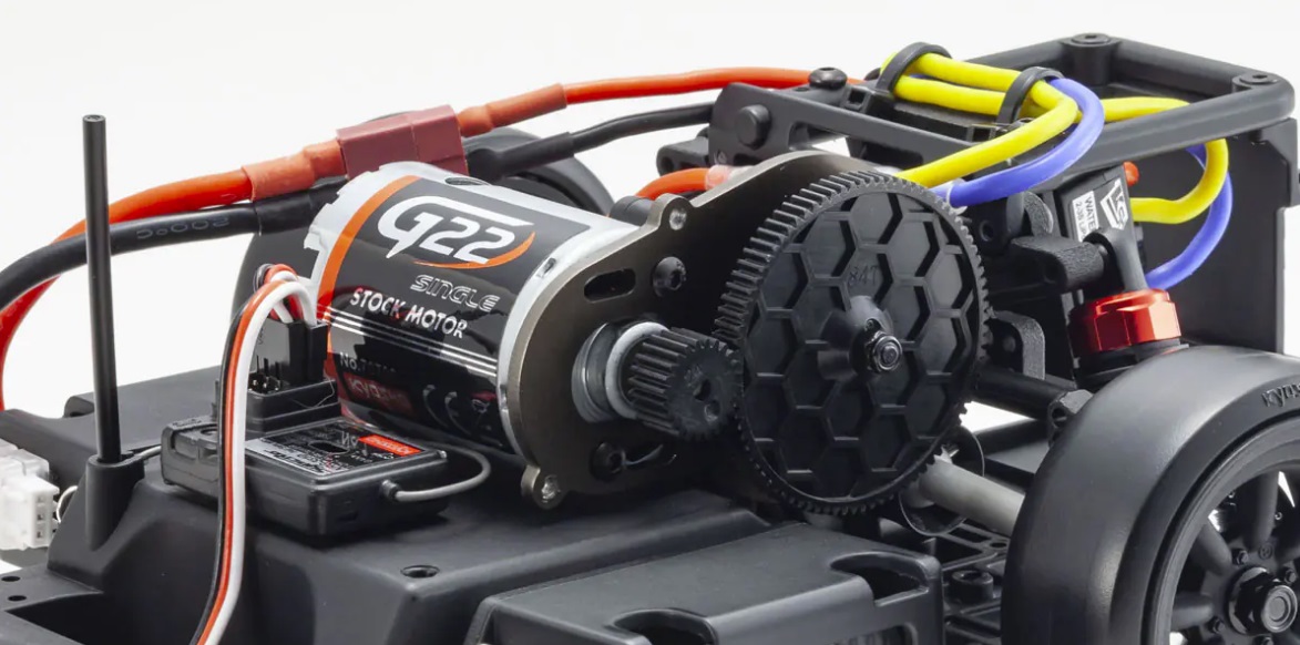 2025年4月 予約 京商34501T1 トヨタスプリンタートレノAE86
