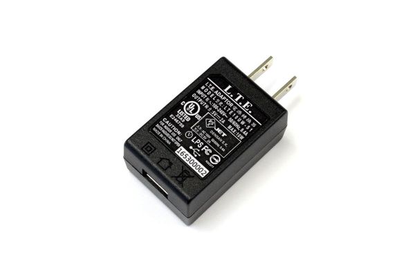 京商　72202　USB 5V-2.0A ACアダプター(100-240V/10W)